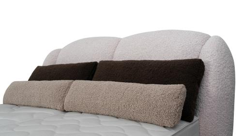 sofa-z-poduszkami